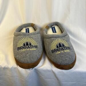 Life Is Good Slide On Slippers "Breathe" Sz 8 EUC Gray Embroidered